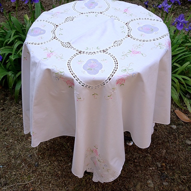 Table Runner - Saf pamuk küçük makine nakış çiçek